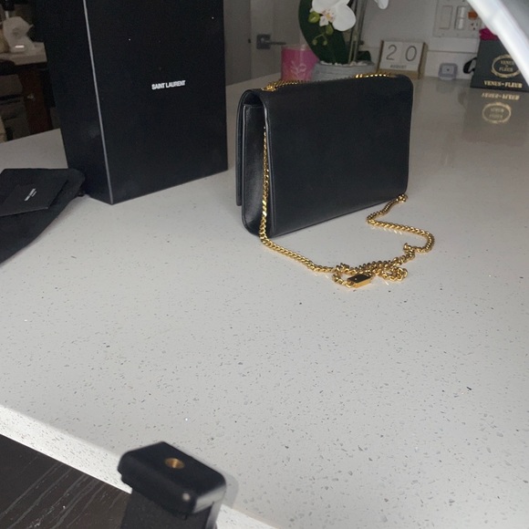 Kate medium leather crossbody bag - Picture 6 of 12